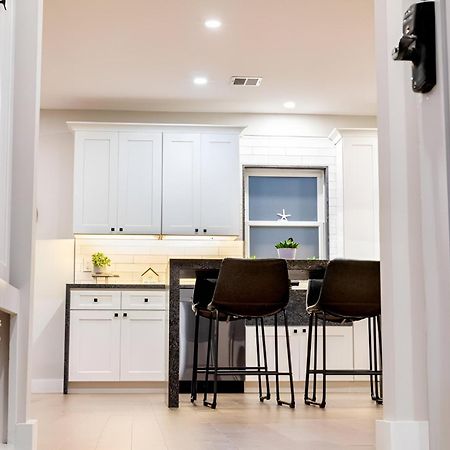 Renovated & Sophisticated Home Near Beach & Shops! Barnstable Exterior foto
